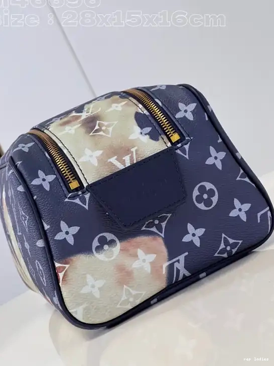 Cheap TOILET POUCH VUITTON LOUIS KIT DOPP 0504